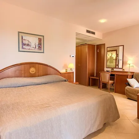 Kanajt Hotel 4*