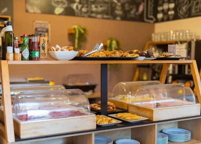 卡纳吉特酒店 4*