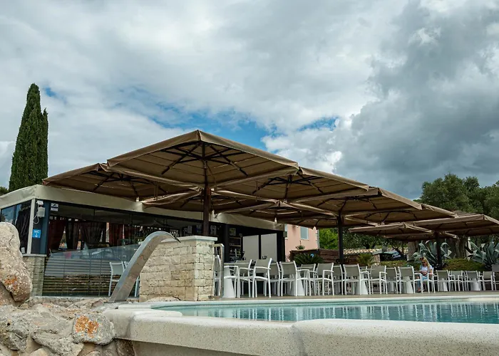 卡纳吉特酒店 4*