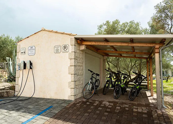 卡纳吉特酒店 4*