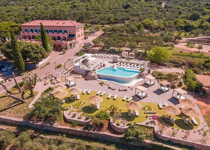 卡纳吉特酒店 4*