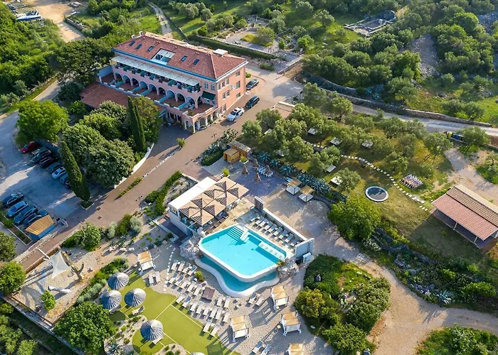 卡纳吉特酒店 4*